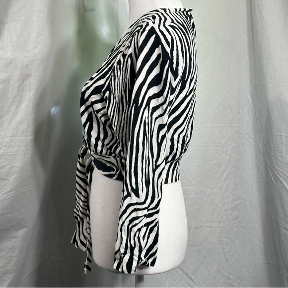 Lemmie Sweater Cropped Cardigan ties/ waist - Picture 5 of 6